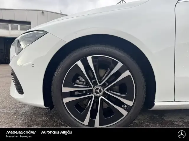 Mercedes-Benz CLA 180