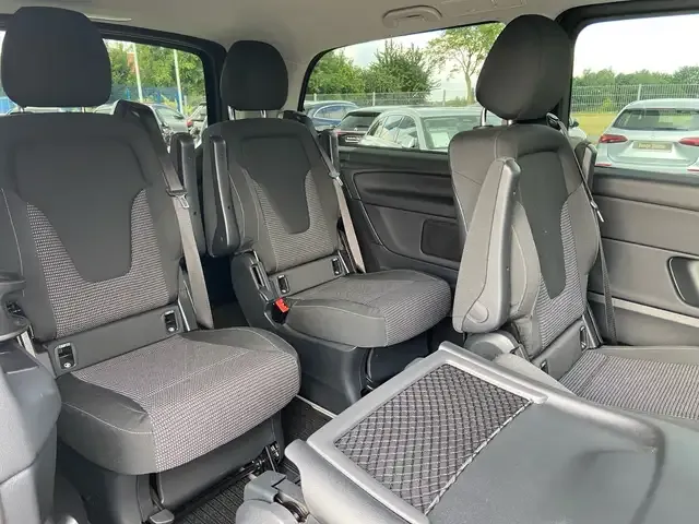 Mercedes-Benz V 250