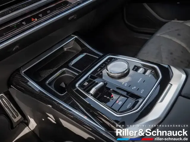 BMW 740