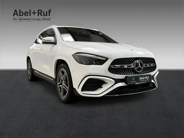 Mercedes-Benz GLA 200