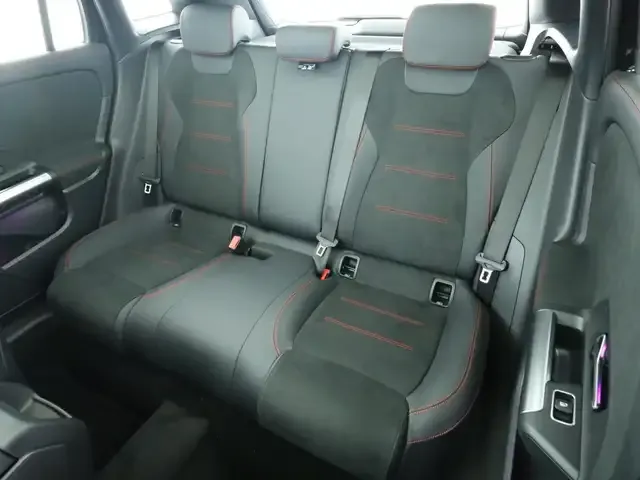 Mercedes-Benz GLA 180
