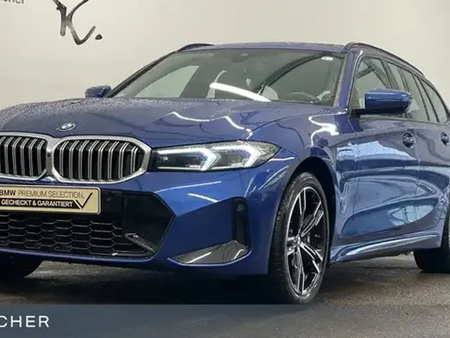 BMW 330