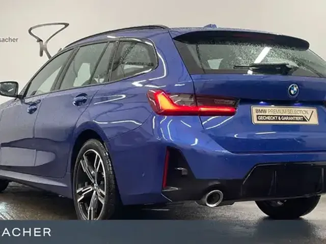 BMW 330