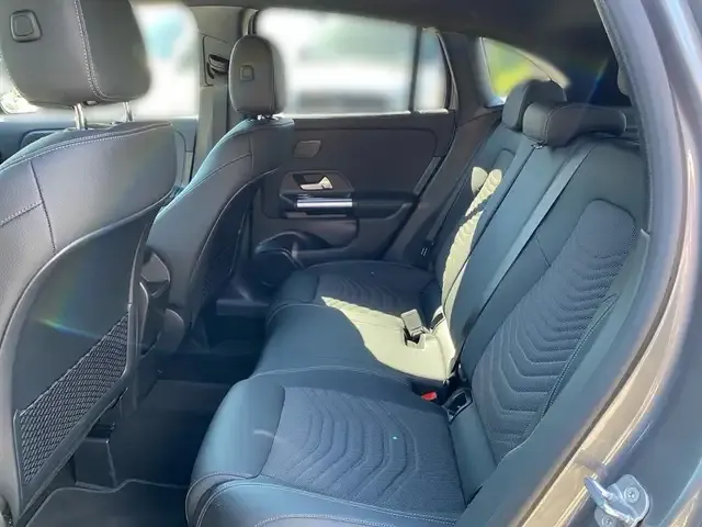 Mercedes-Benz GLA 180