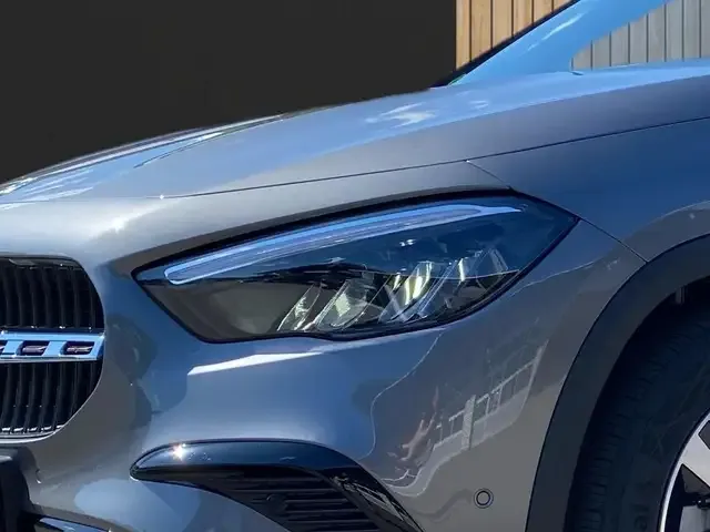 Mercedes-Benz GLA 180