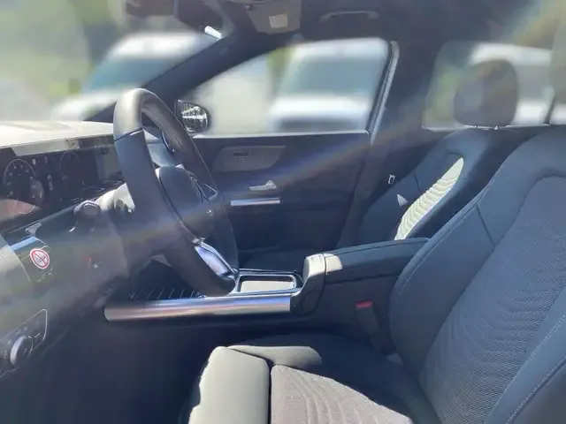 Mercedes-Benz GLA 180