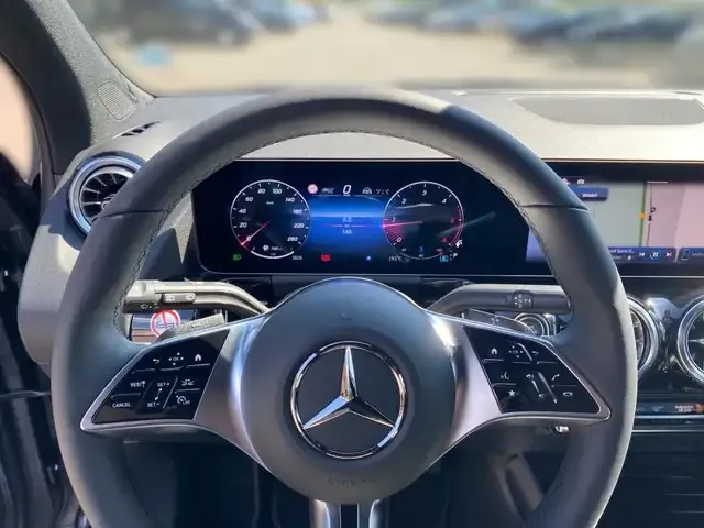 Mercedes-Benz GLA 180