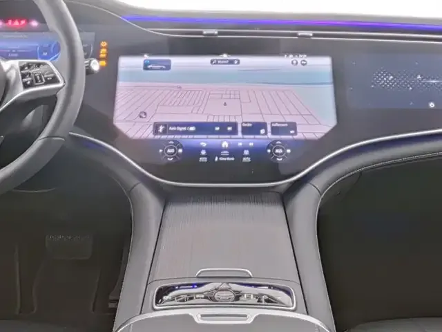 Mercedes-Benz EQE 300