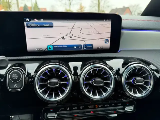 Mercedes-Benz CLA 200