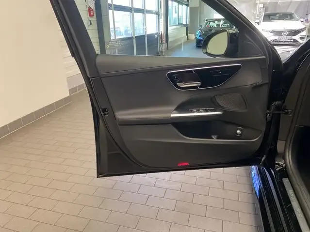 Mercedes-Benz EQA 300
