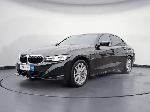 BMW 330