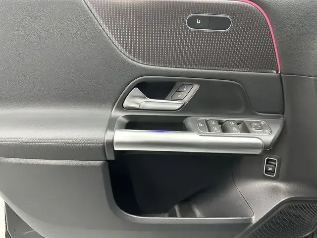 Mercedes-Benz EQA 300