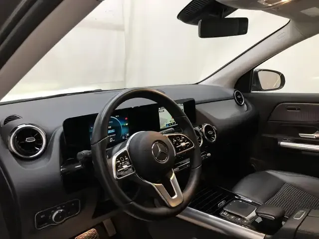 Mercedes-Benz GLA 220