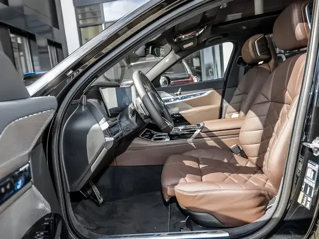 BMW 750