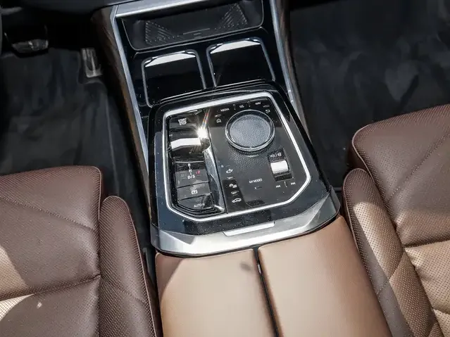 BMW 750