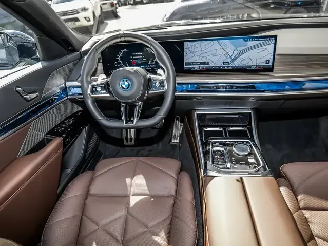 BMW 750