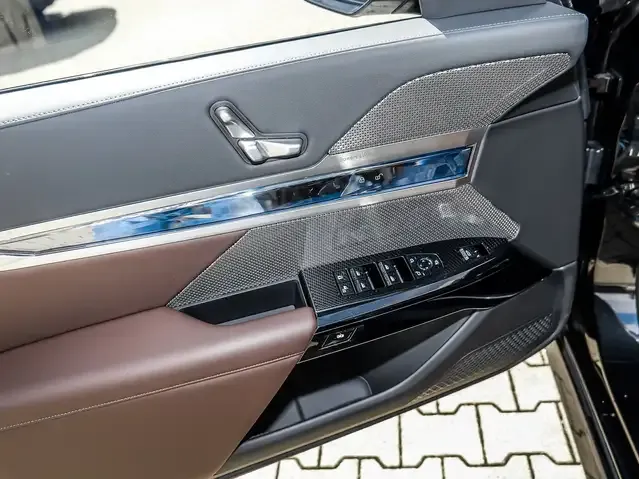 BMW 750
