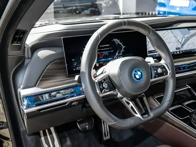 BMW 750