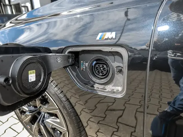 BMW 750