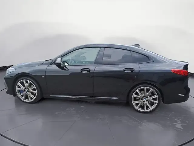 BMW 235