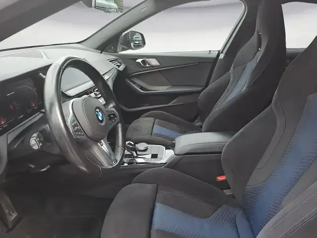 BMW 235