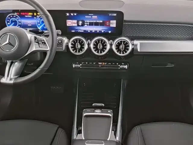 Mercedes-Benz EQB 300