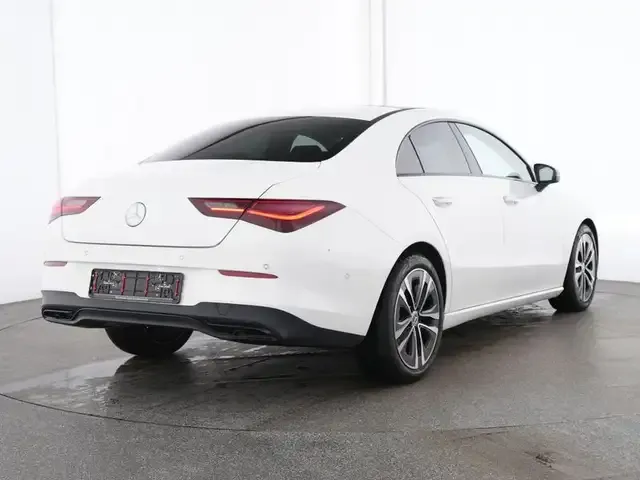 Mercedes-Benz CLA 180