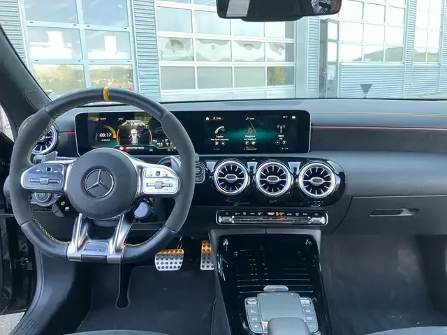 Mercedes-Benz CLA 45 AMG