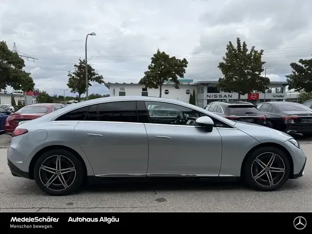 Mercedes-Benz EQE 300