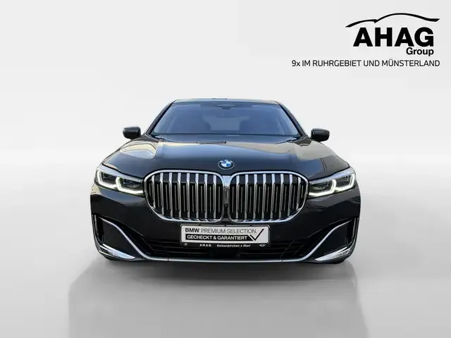BMW 740
