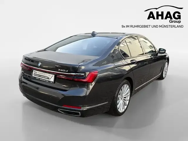 BMW 740