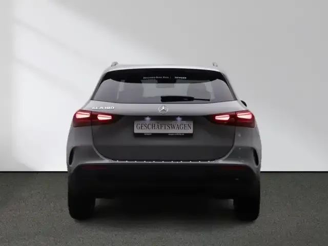 Mercedes-Benz GLA 180