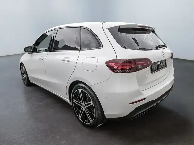 Mercedes-Benz B 220