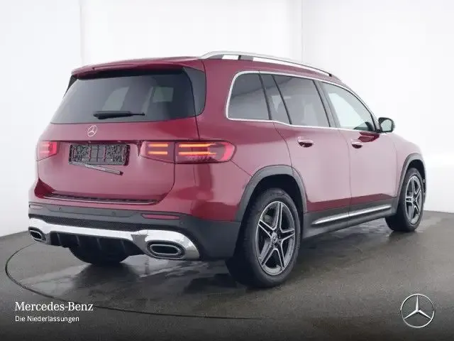 Mercedes-Benz GLB 220