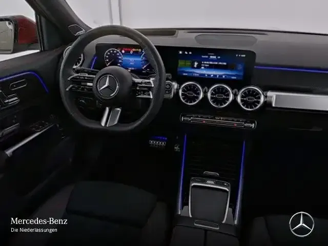 Mercedes-Benz GLB 220