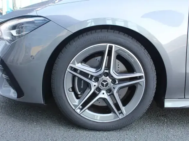 Mercedes-Benz CLA 220