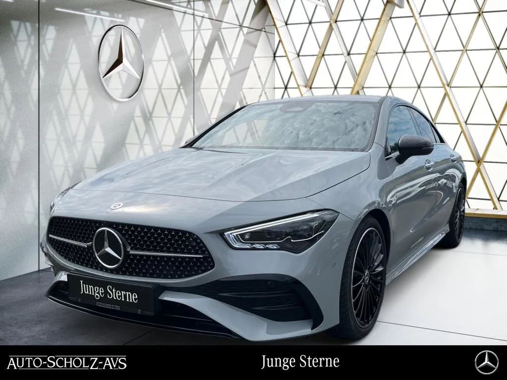 Mercedes-Benz CLA 200