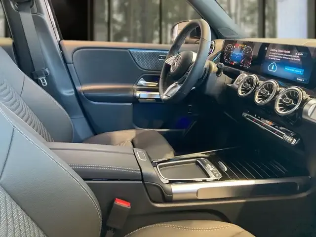 Mercedes-Benz GLB 200