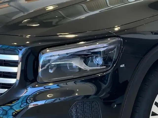 Mercedes-Benz GLB 200