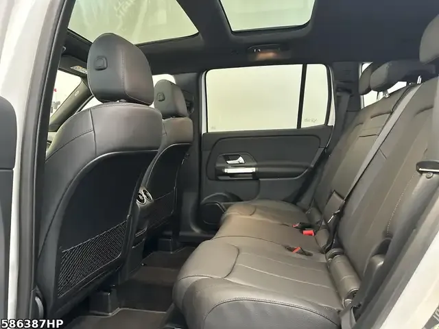 Mercedes-Benz GLB 220