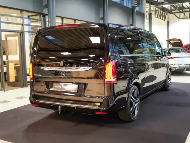Mercedes-Benz V 250