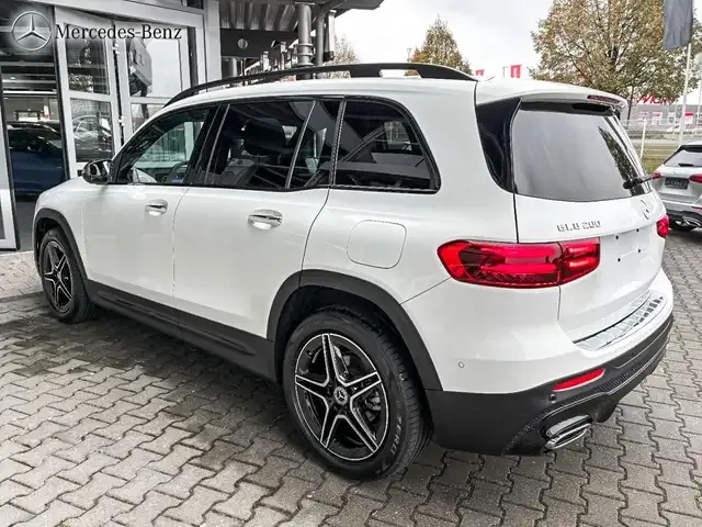 Mercedes-Benz GLB 200