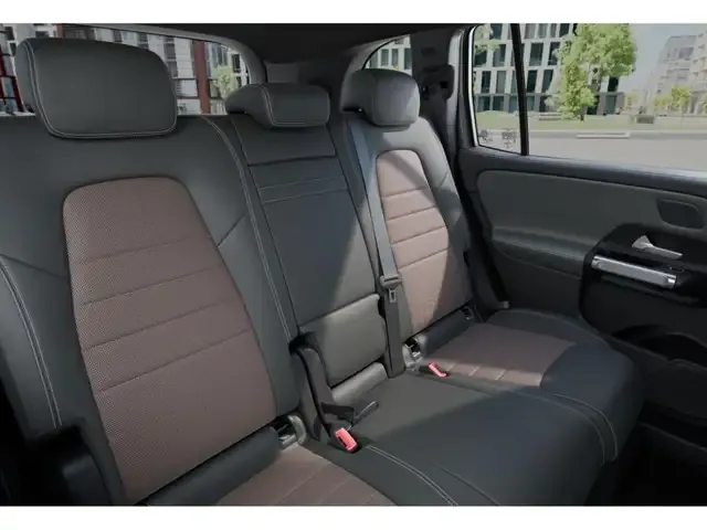 Mercedes-Benz EQB 300