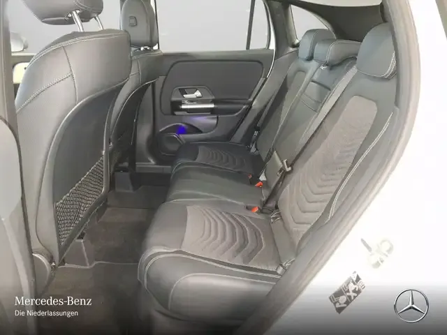 Mercedes-Benz GLA 220