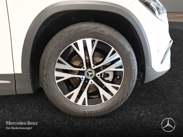 Mercedes-Benz GLA 220