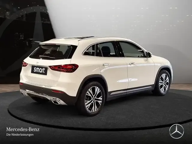 Mercedes-Benz GLA 220