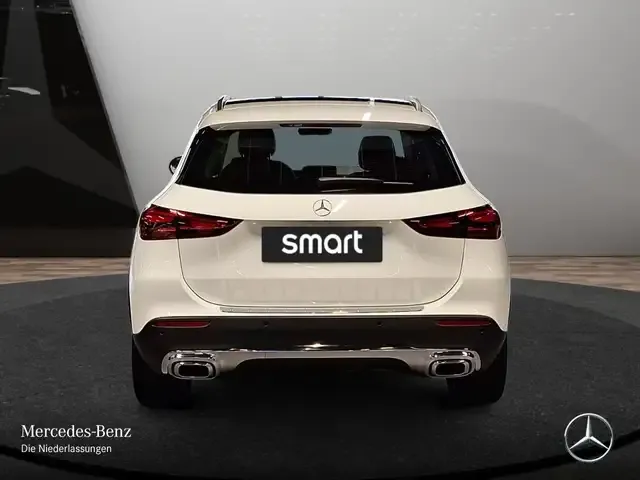 Mercedes-Benz GLA 220