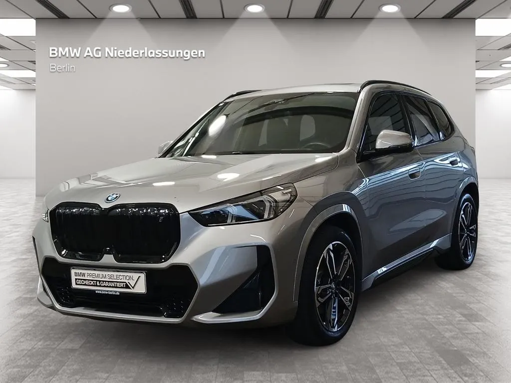 BMW iX1