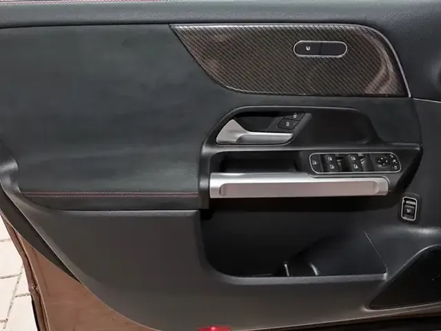 Mercedes-Benz GLB 180