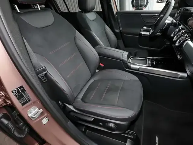 Mercedes-Benz GLB 180
